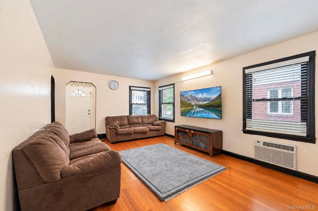 131 N 5th Street, New Hyde Park, NY 11040