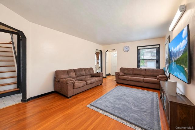 131 N 5th Street, New Hyde Park, NY 11040