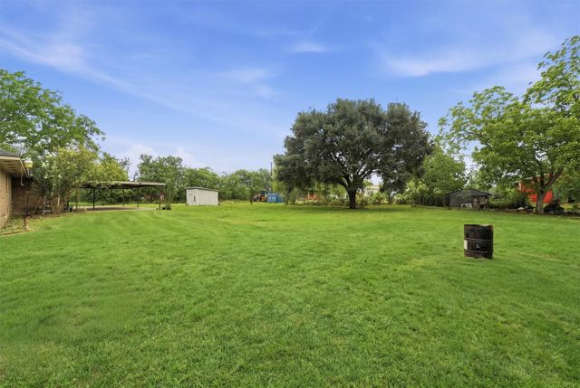 3303 Holy Road, Crosby, TX 77532