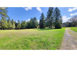 E HUNTER Rd 400E, Veneta, OR 97487