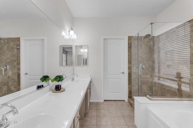 1121 E RANCH Court, Gilbert, AZ 85296