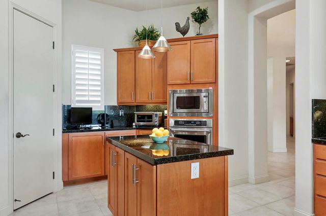 51350 Via Sorrento, La Quinta, CA 92253