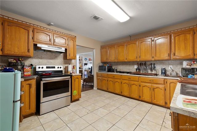 3721 N Veterans Boulevard, Pharr, TX 78577