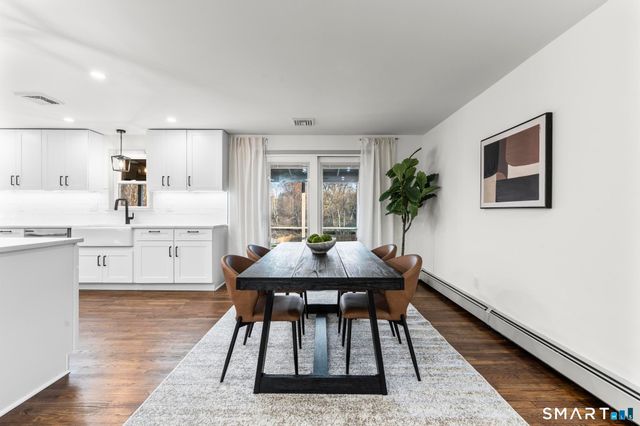 11 Lane Street, Shelton, CT 06484