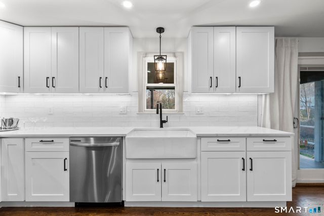 11 Lane Street, Shelton, CT 06484