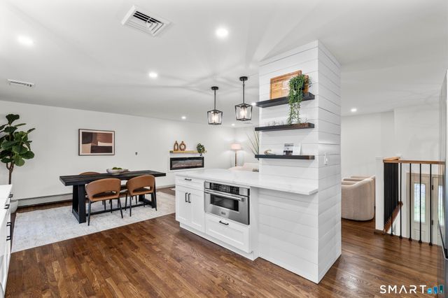 11 Lane Street, Shelton, CT 06484