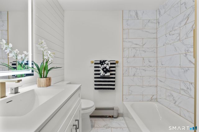 11 Lane Street, Shelton, CT 06484