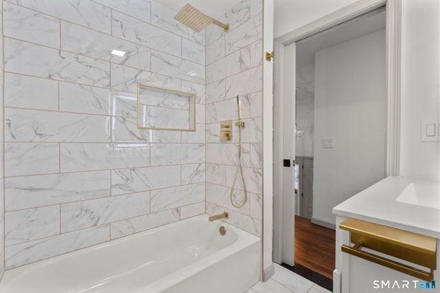 11 Lane Street, Shelton, CT 06484