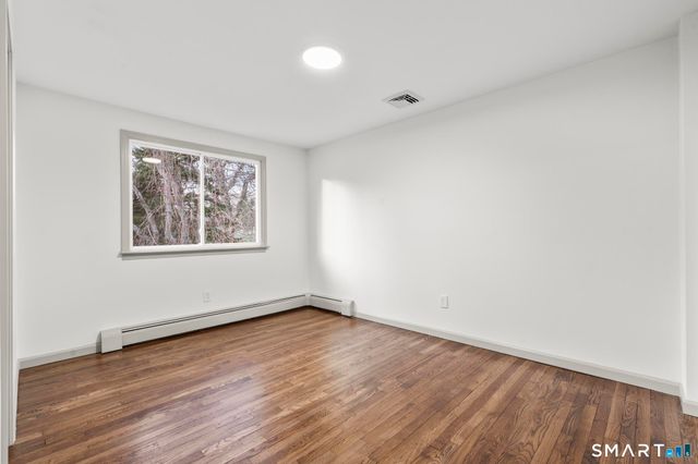 11 Lane Street, Shelton, CT 06484