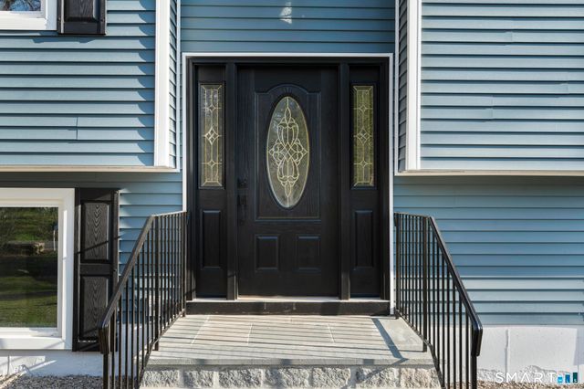 11 Lane Street, Shelton, CT 06484