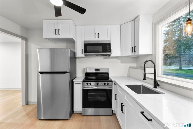 11 Lane Street, Shelton, CT 06484