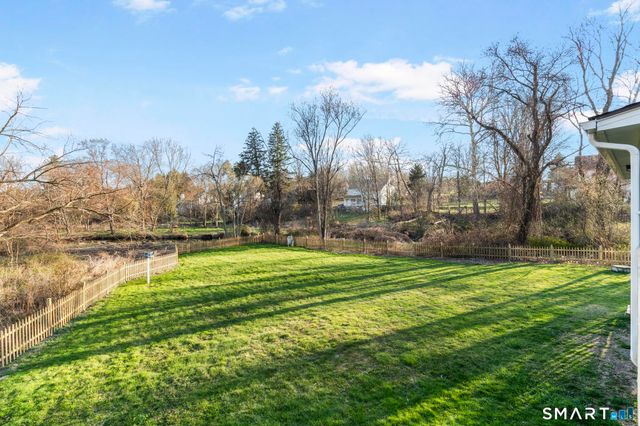 11 Lane Street, Shelton, CT 06484