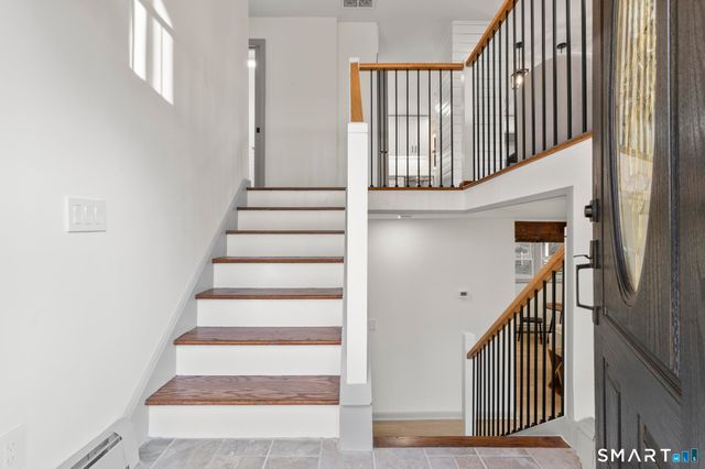 11 Lane Street, Shelton, CT 06484