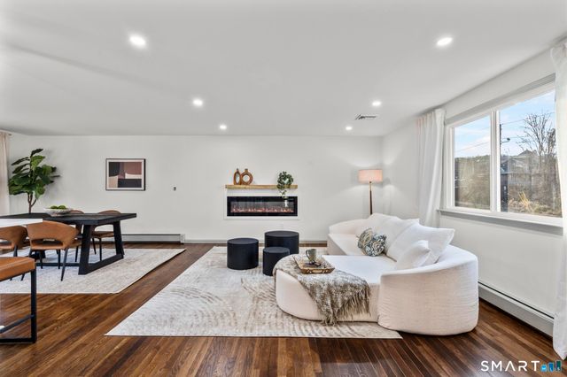 11 Lane Street, Shelton, CT 06484