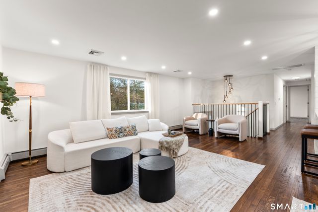 11 Lane Street, Shelton, CT 06484