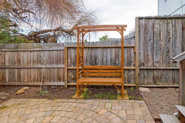 381 Glenn Street, Ashland, OR 97520