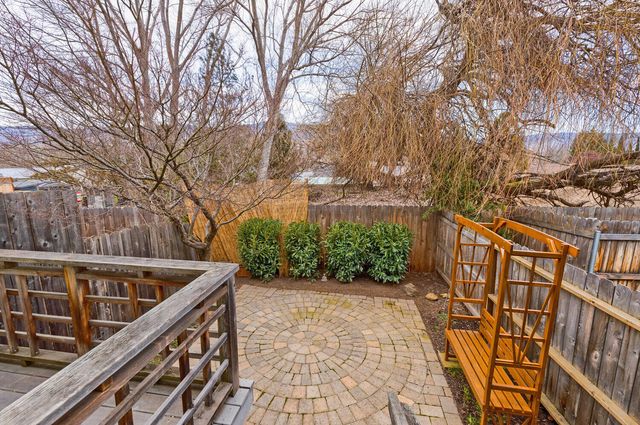 381 Glenn Street, Ashland, OR 97520