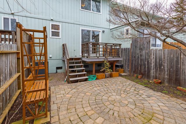 381 Glenn Street, Ashland, OR 97520