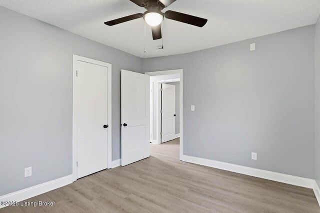 5311 Red Leaf Rd, Louisville, KY 40218