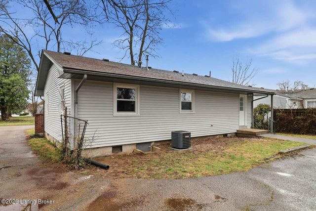 5311 Red Leaf Rd, Louisville, KY 40218