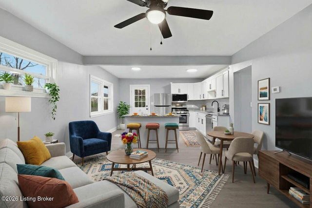 5311 Red Leaf Rd, Louisville, KY 40218