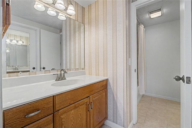 1110 Eagle Feather Circle C, West Carrollton, OH 45449