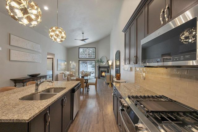 2580-3 BAY HARBOR CIRCLE, Green Bay, WI 54304