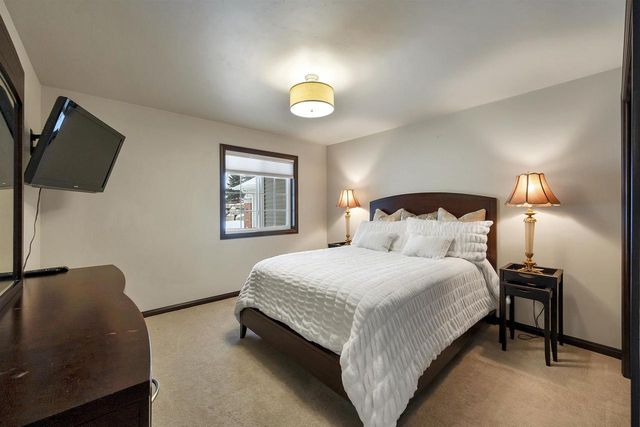 2580-3 BAY HARBOR CIRCLE, Green Bay, WI 54304