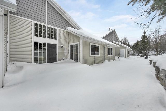 2580-3 BAY HARBOR CIRCLE, Green Bay, WI 54304