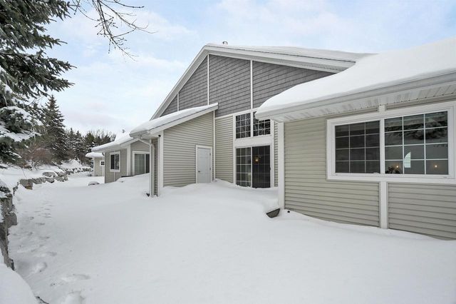 2580-3 BAY HARBOR CIRCLE, Green Bay, WI 54304