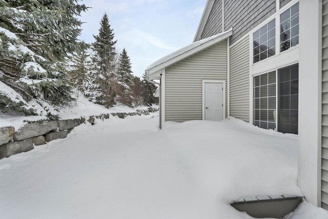 2580-3 BAY HARBOR CIRCLE, Green Bay, WI 54304