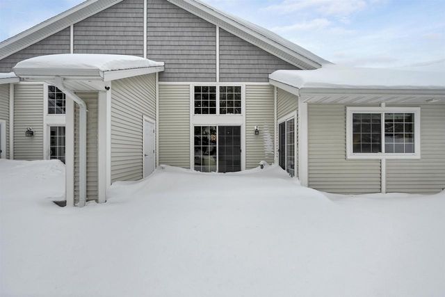 2580-3 BAY HARBOR CIRCLE, Green Bay, WI 54304