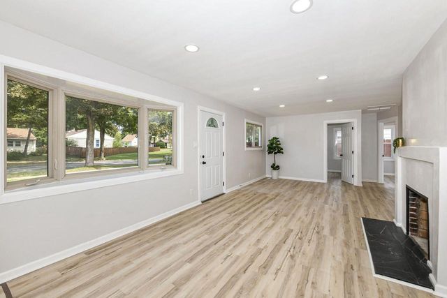 5811 W Thurston AVENUE, Milwaukee, WI 53218