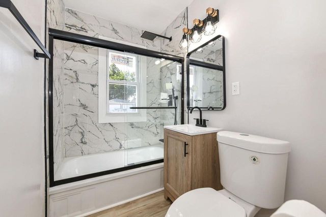 5811 W Thurston AVENUE, Milwaukee, WI 53218