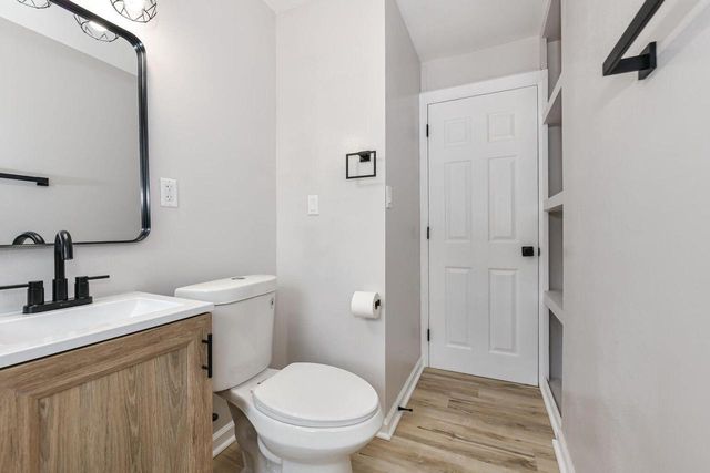 5811 W Thurston AVENUE, Milwaukee, WI 53218