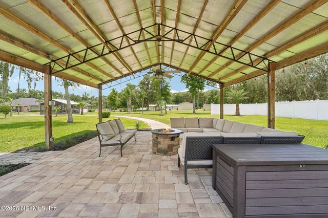 122 MACON Road, Palatka, FL 32177