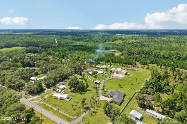122 MACON Road, Palatka, FL 32177