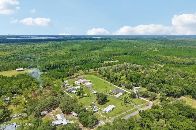 122 MACON Road, Palatka, FL 32177