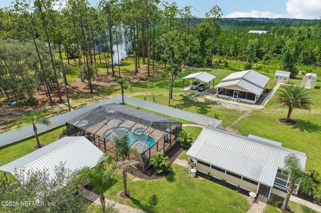 122 MACON Road, Palatka, FL 32177