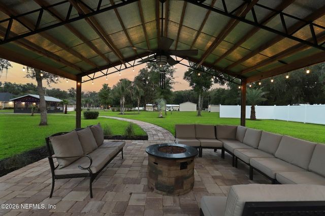 122 MACON Road, Palatka, FL 32177