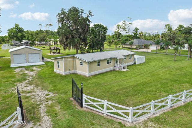 122 MACON Road, Palatka, FL 32177
