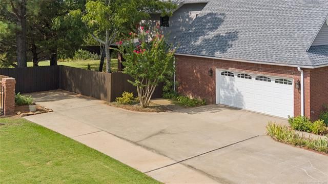 1424 Timber Lane, Mcalester, OK 74501