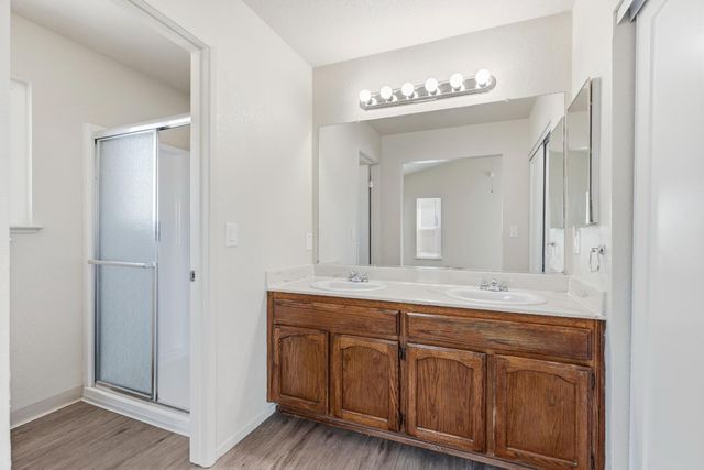 2412 Silverado Ct, Stockton, CA 95206
