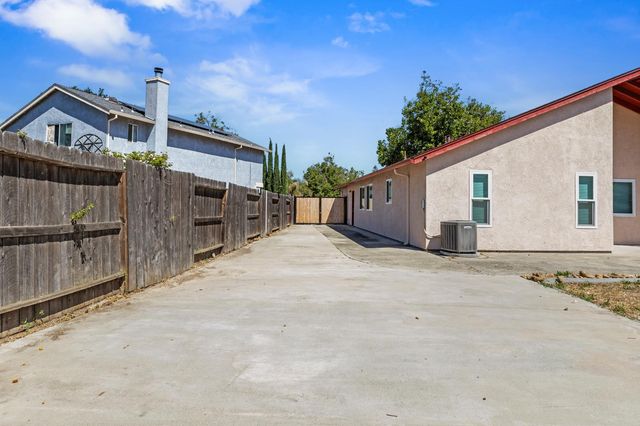 2412 Silverado Ct, Stockton, CA 95206