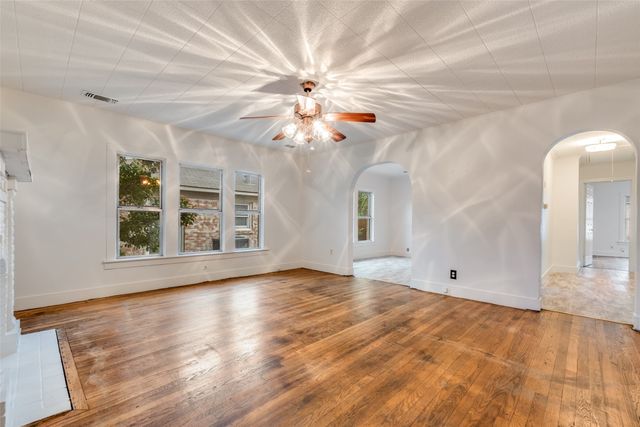 3323 Ivandell Avenue, Dallas, TX 75211