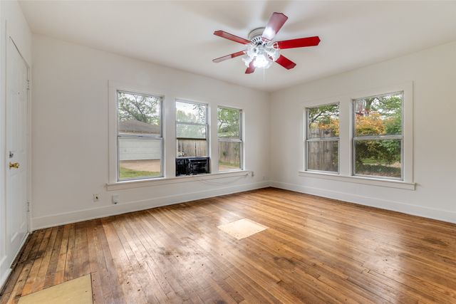 3323 Ivandell Avenue, Dallas, TX 75211