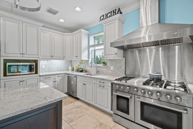 4576 Thornwood Circle, Palm Beach Gardens, FL 33418