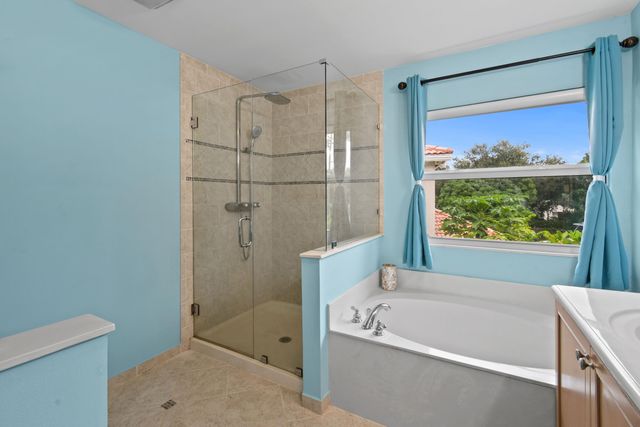 4576 Thornwood Circle, Palm Beach Gardens, FL 33418