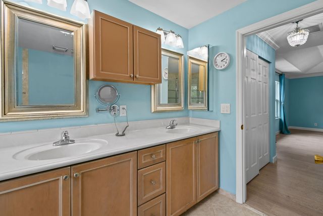 4576 Thornwood Circle, Palm Beach Gardens, FL 33418