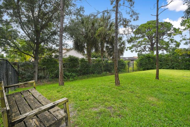 4576 Thornwood Circle, Palm Beach Gardens, FL 33418